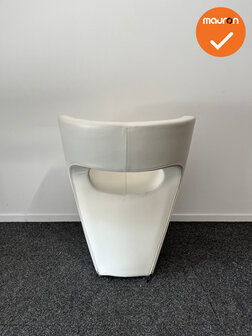 Fauteuil - Moroso - met witte kunstlederen stoffering 