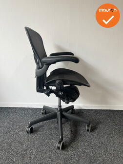 Herman Miller - Aeron - A - Zwart voetkruis