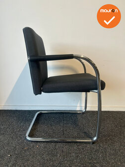 Vitra Visasoft vergaderstoel - Refurbished - Chroom frame - Antraciet gem&ecirc;leerd stoffering 