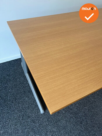 Ahrend 500 handmatig verstelbaar bureau - Beuken Melamine - 180x80 - zilvergrijs onderstel