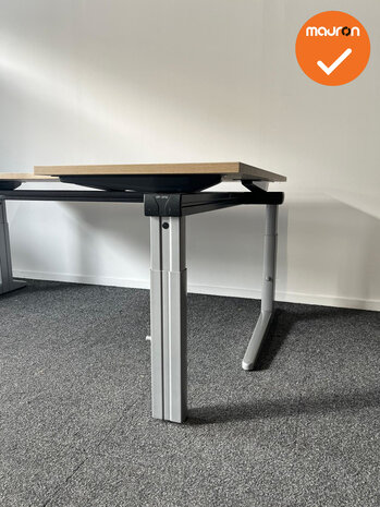 Ahrend Essa hoekbureau - Handmatig verstelbaar - 180x120cm - Bladkleur naar keuze - Zilvergrijs onderstel 