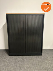 Roldeurkast - Ahrend - 144x120x45cm - Zwart met zwarte metalen deuren - topblad naar keuze