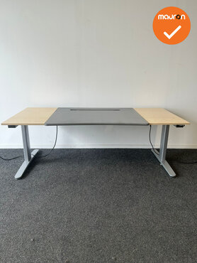 LINAK elektrisch zit-sta bureau - 180x80cm - Antraciet onderstel - Ahorn - B keuze artikel